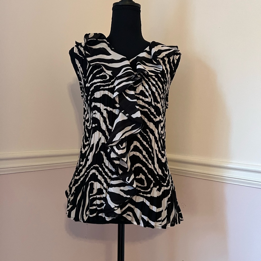 Element Z Black & White Animal Print Ruffle Blouse